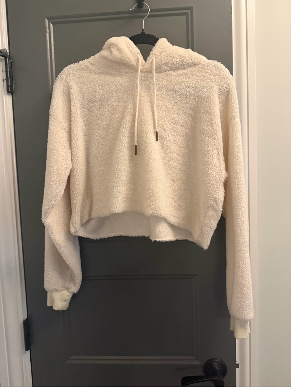 Urban Outfitters Cozy Cream Sherpa Cropped Hoodie - Women's Top S